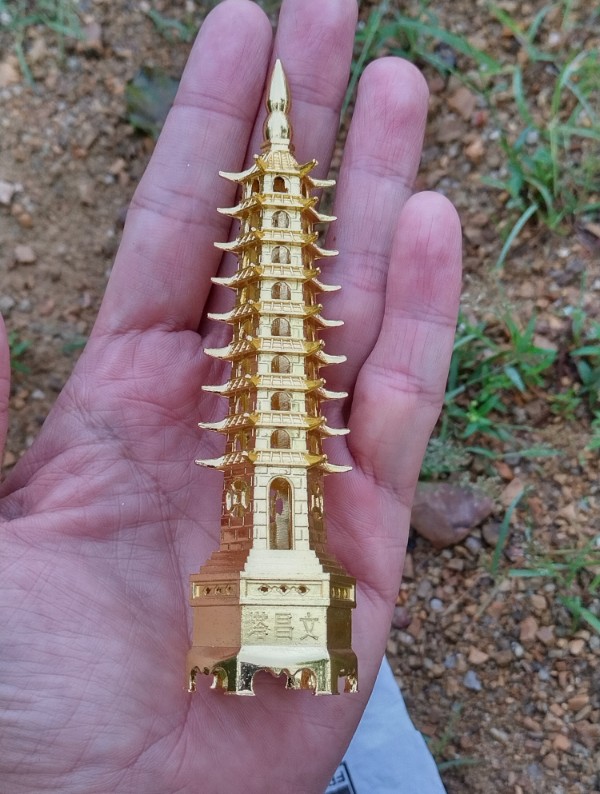 หอคอยเก้าชั้นสีทอง ของประดับโลหะแบบจีน 12cm