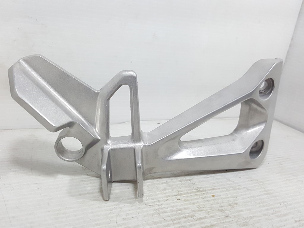 (wave 110 i) ชุดขายึดพักเท้าหลัง Honda Wave 110 i แท้