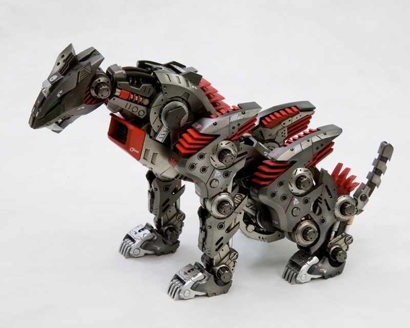"Pre-Order" HMM ZOIDS 1/72 EZ-035 Lightning Saix Marking Plus Ver.