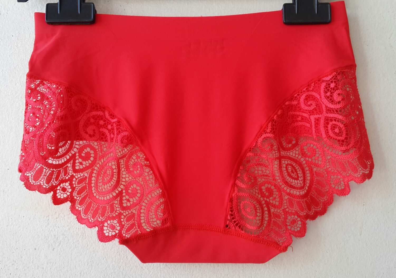 กางเกงชั้นในสตรี75 บาท