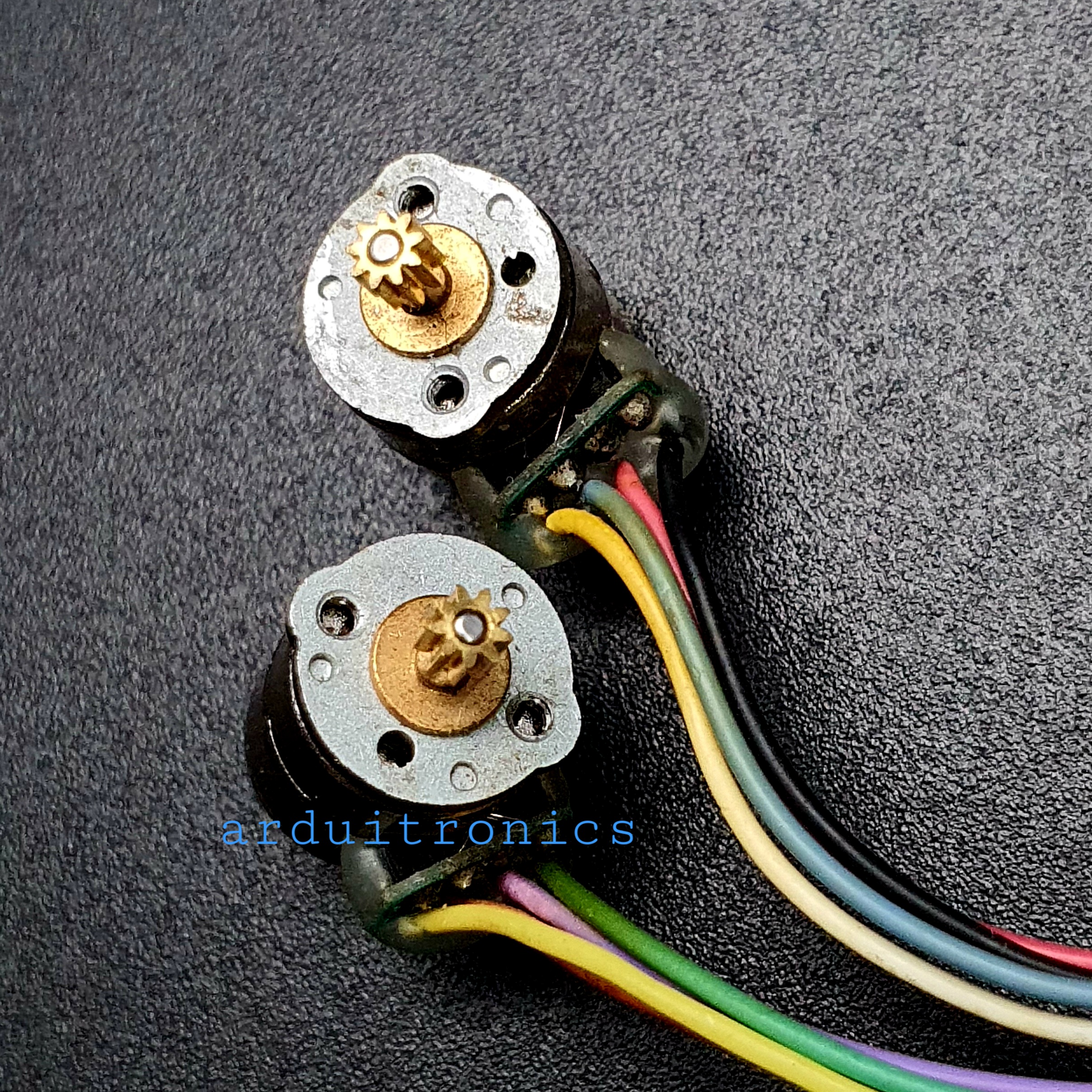 Micro Stepping Motor - 8mm ( Two Phase Four Wire Two Motors Gear Size 1.8mm )