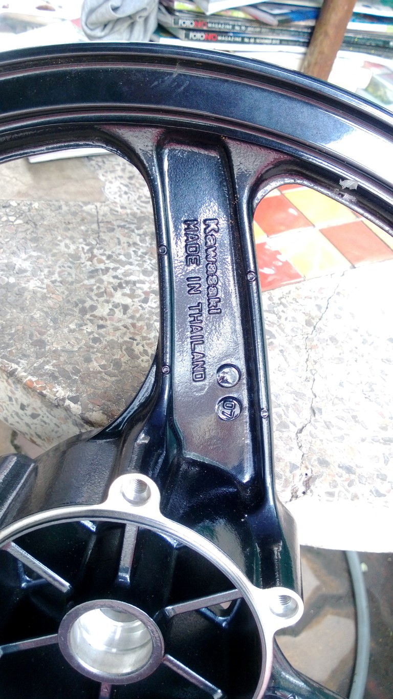 วงล้อแม็ก หน้า Kawasaki ZX 150 แท้