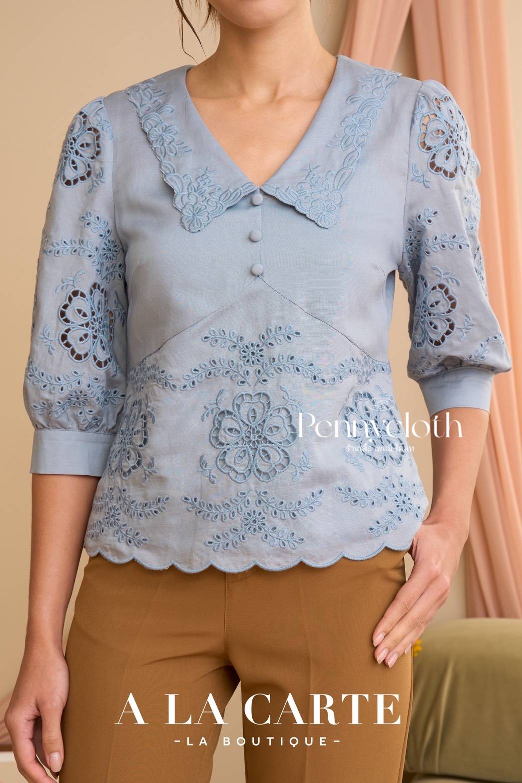 A La Carte รหัส 69878 เสื้อลินินซิลด์ คอปก งานปักฉลุ มีซิปหลัง