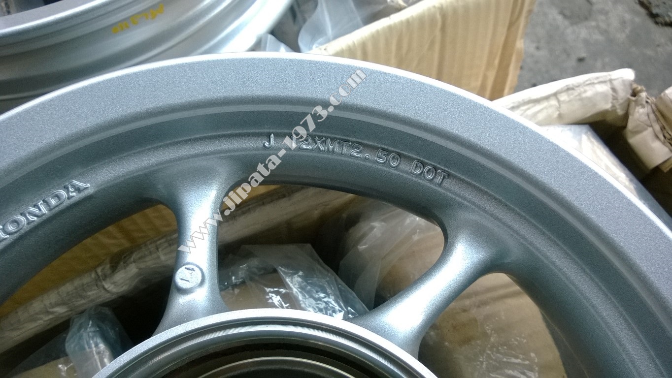 (Scoopy i) ชุดวงล้อแม็ก หน้า - หลัง Honda Scoopy i S12,Zoomer X แท้