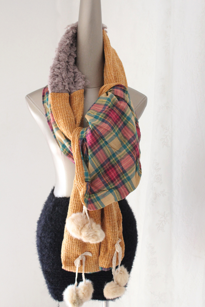 Pre-order ผ้าพันคอแนววินเทจ เรียบเท่ห์ด้วย ไหมพรม Lamb Wool ผ้าลายตาราง สีตัดกันสวยงาม