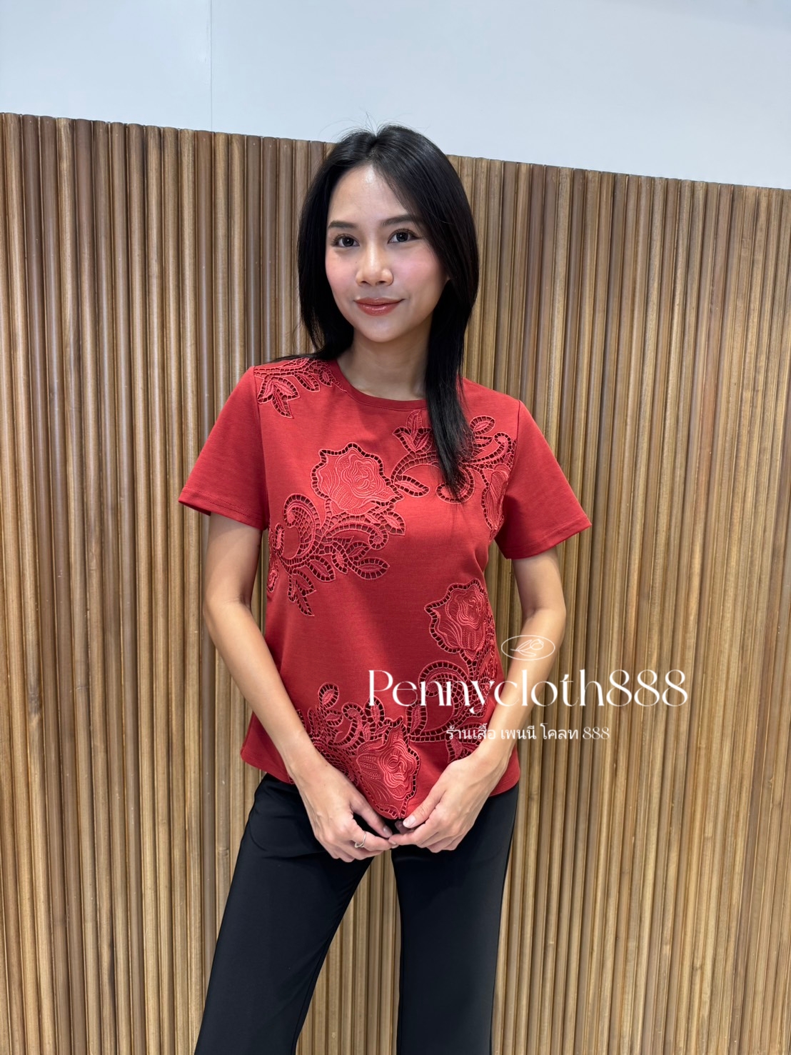 69772 เสื้อ A La Carte ยืดเนื้อนุ่ม คอกลมแขนสั้น งานปักฉลุลายกุหลาบ มีซับในเฉพาะด้านหน้า