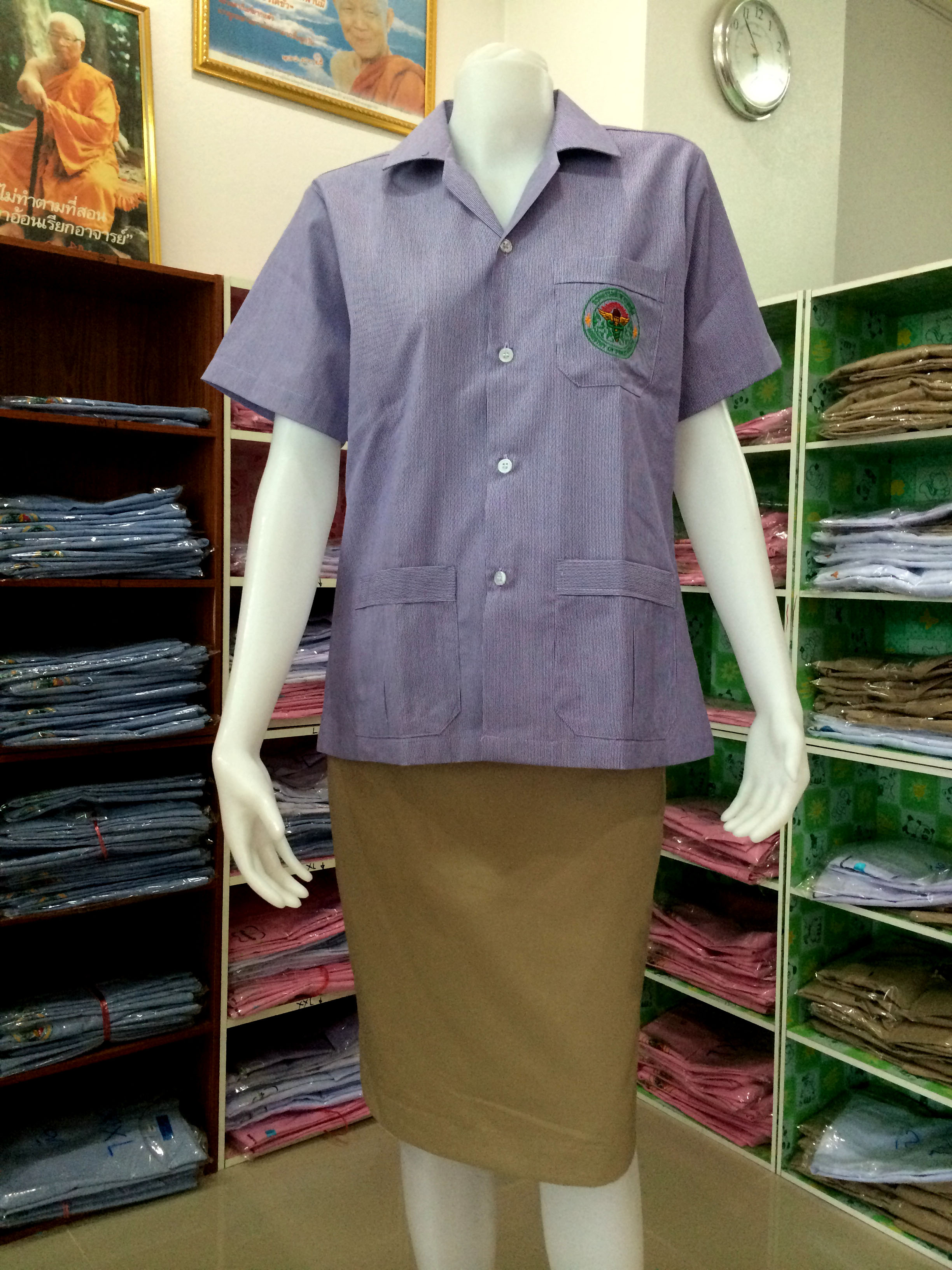 เสื้อริ้วม่วงขาว คอฮาวาย ปักกระทรวงสาธารณสุข ผู้หญิง