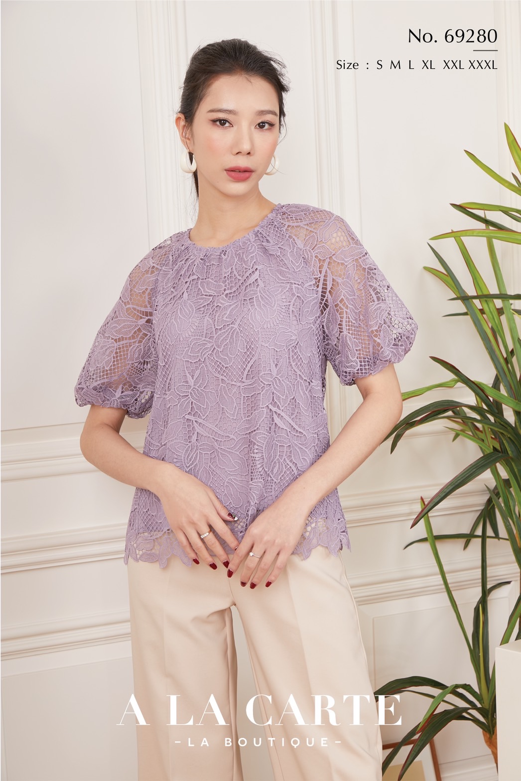 69280 เสื้อลูกไม้แขนสั้นเนื้อทอขึ้นใหม่ มีซับใน ชายเสื้อเลาะเชิงตามขอบดอก ทรงแขนสั้นใส่สม็อกยืดได้ ส้มอิฐ M,L,2XL,3XL เทาอมเขียว L,2XL,3XL