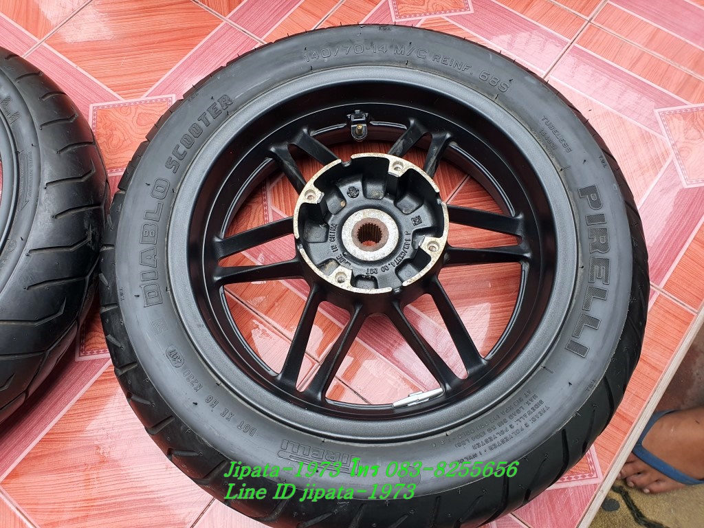 (Forza 300 ปี 2018) ชุดวงล้อแม็กหน้า-หลัง พร้อมยาง Honda Forza 300 ปี 2018 แท้ (สินค้าตำหนิ ขายเป็นคู่)