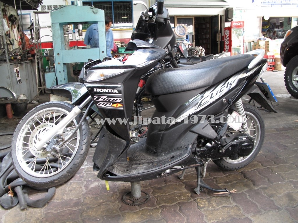 งานดัดโครงตัวถังรถ Honda Click