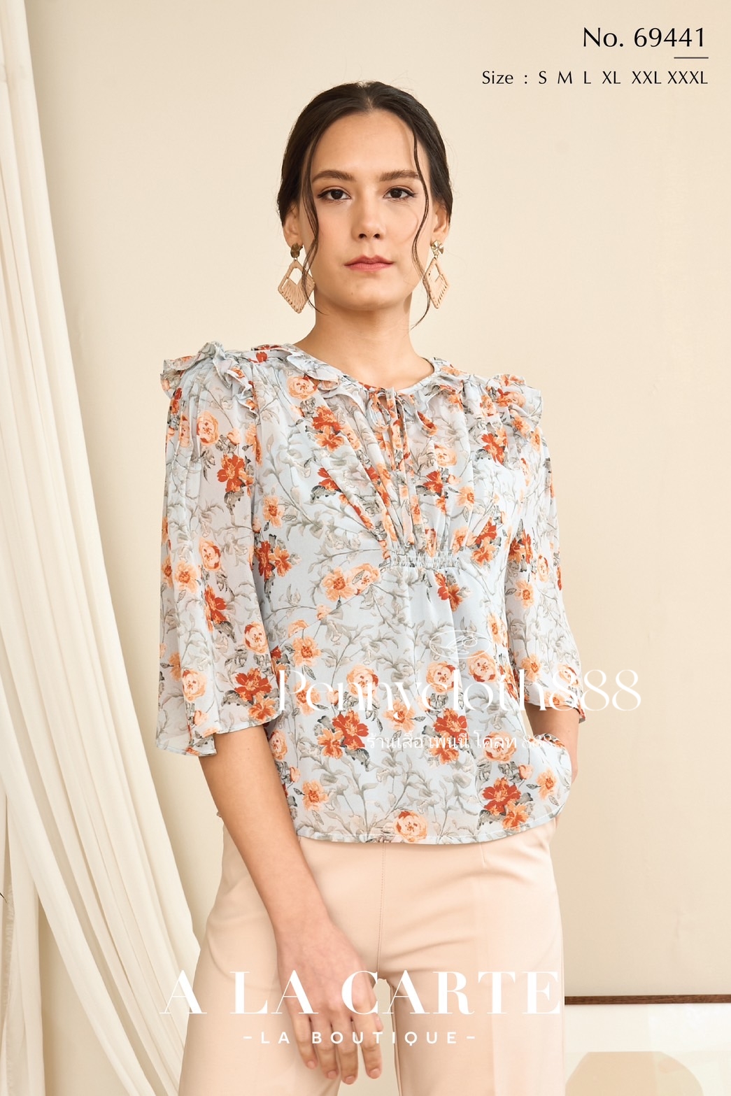 69441 เสื้อ Alacarte ชีฟองพิมพ์ลายดอก คอกลม ผูกโบ มีระบาย ตีเกล็ด ใต้อกมีสม็อก ใส่แล้วดูเพรียว มีซับใน แขนทรงแฟร์
