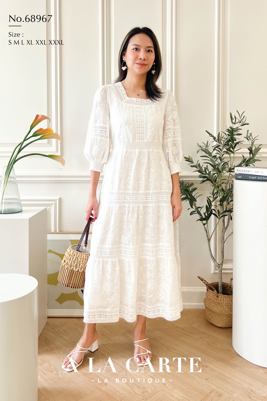68967👗ชุดเดรสยาว A La Carte🦚ผ้าเป็นคอตตอนซิลค์ นำไปปักใหม่ ทรงคอเหลี่ยมแต่งขอบลูกไม้ เอวใส่สม็อกเบาๆเก็บทรง ทรงกระโปรงรูดระบายรอบช่วยพรางสัดส่วน แขน 3 ส่วนรูดพองเล็กน้อย สม็อกขอบแขน สีเขียว 2XL สีขาว 3XL สีแดง 3XL