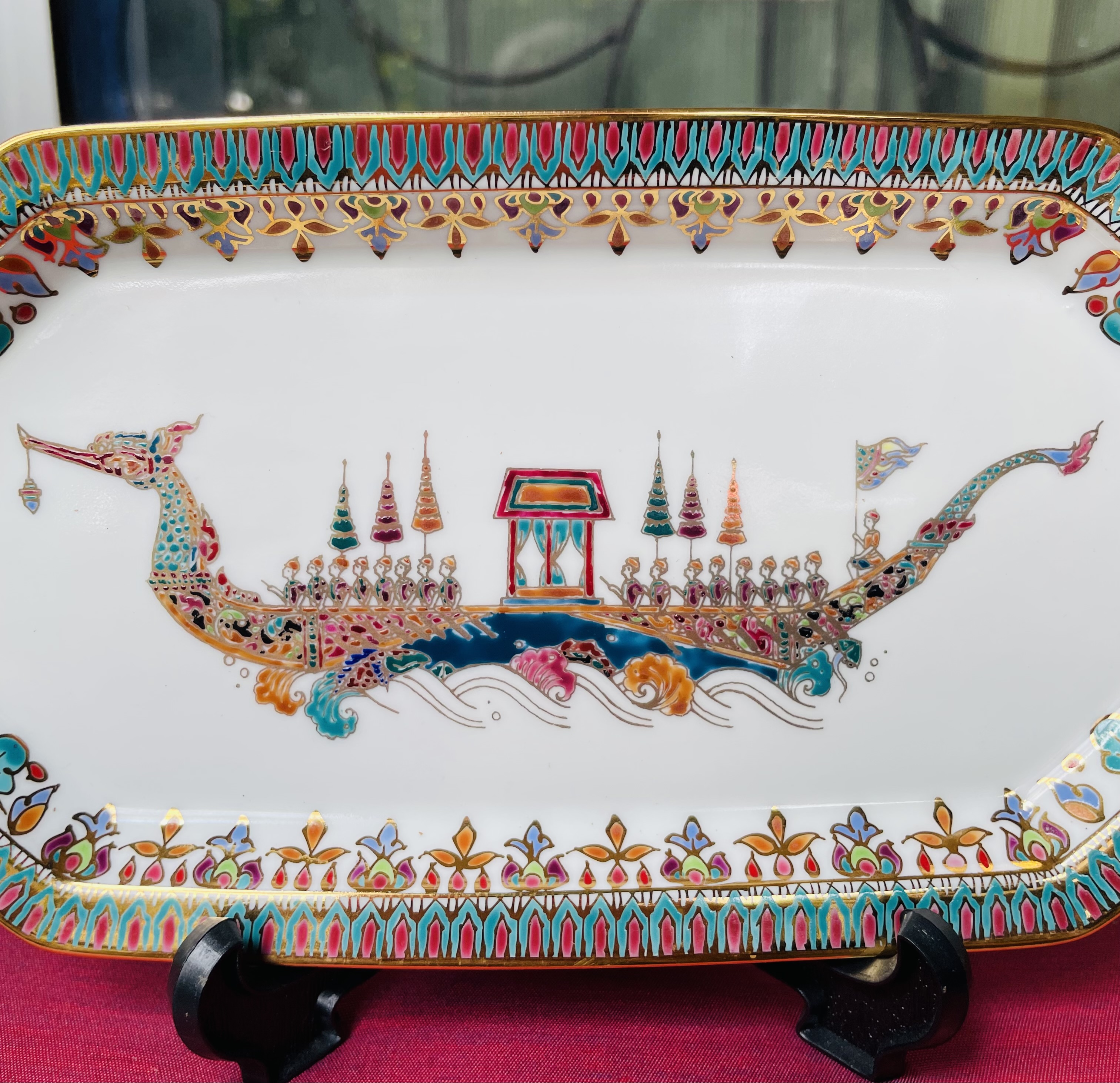 เก่าเก็บกว่า 25 ปี จานโชว์เบญจรงค์เขียนลายเรือสุพรรณหงส์น้ำทอง Benjarong Show Plate of the Suphannahong