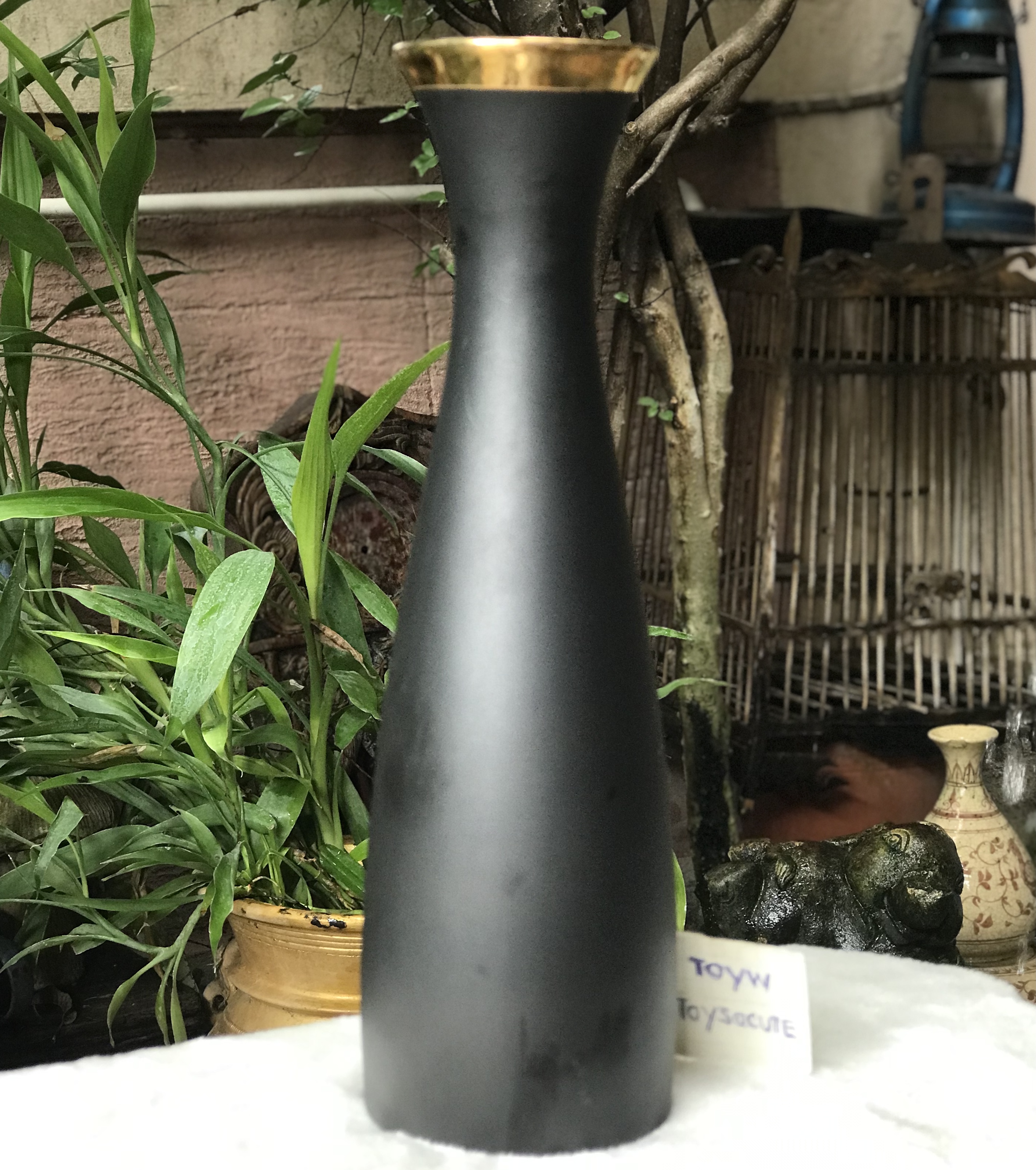 เยอรมัน แจกันบาวาเรียสีดำลายดอกกุหลาบ ขอบทอง 24K Vase Black Matte Rosebud Bavaria 24K Gold Trimmed/Gold Crown Stamped