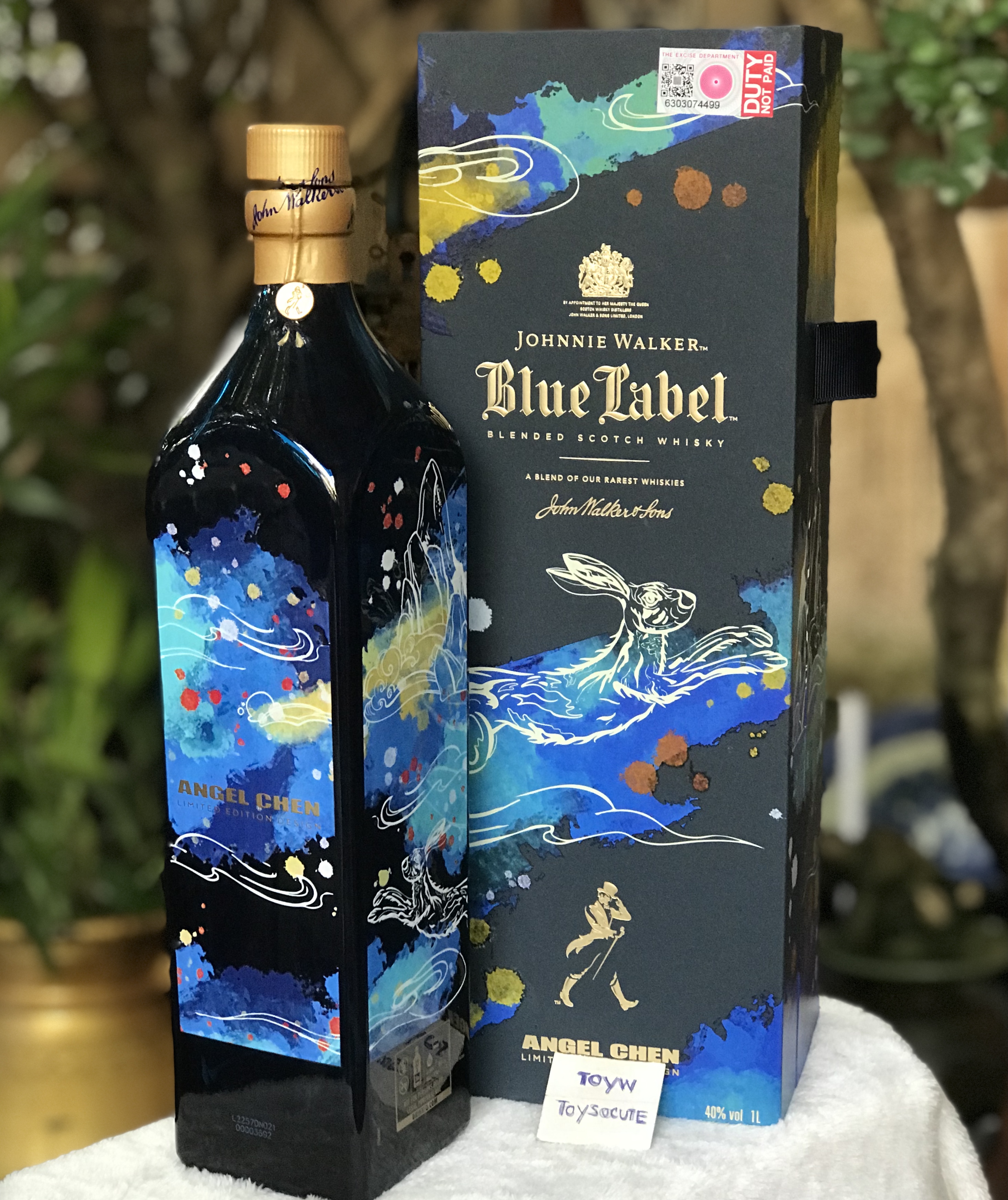 ขวดเปล่าพร้อมกล่องปีนักษัตรเถาะ(กระต่าย)Johnny walker Blue Label Limited Edition Angel chen edition Year of the rabbit