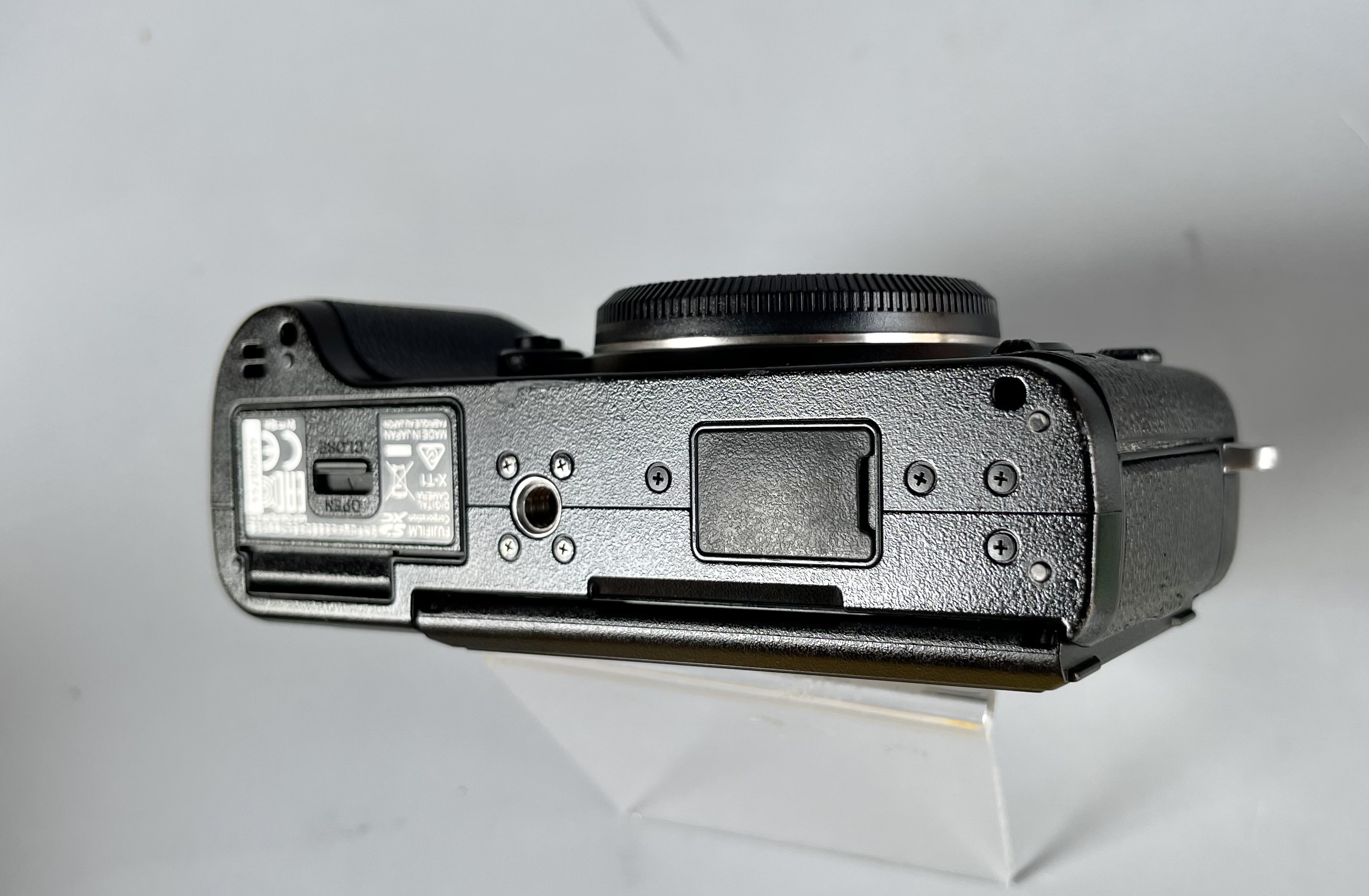 ขายกล้อง FujiXT1 body สภาพสวย อุปกรณ์แท้ครบกล่องอกปศ Gripแท้ Flashแท้