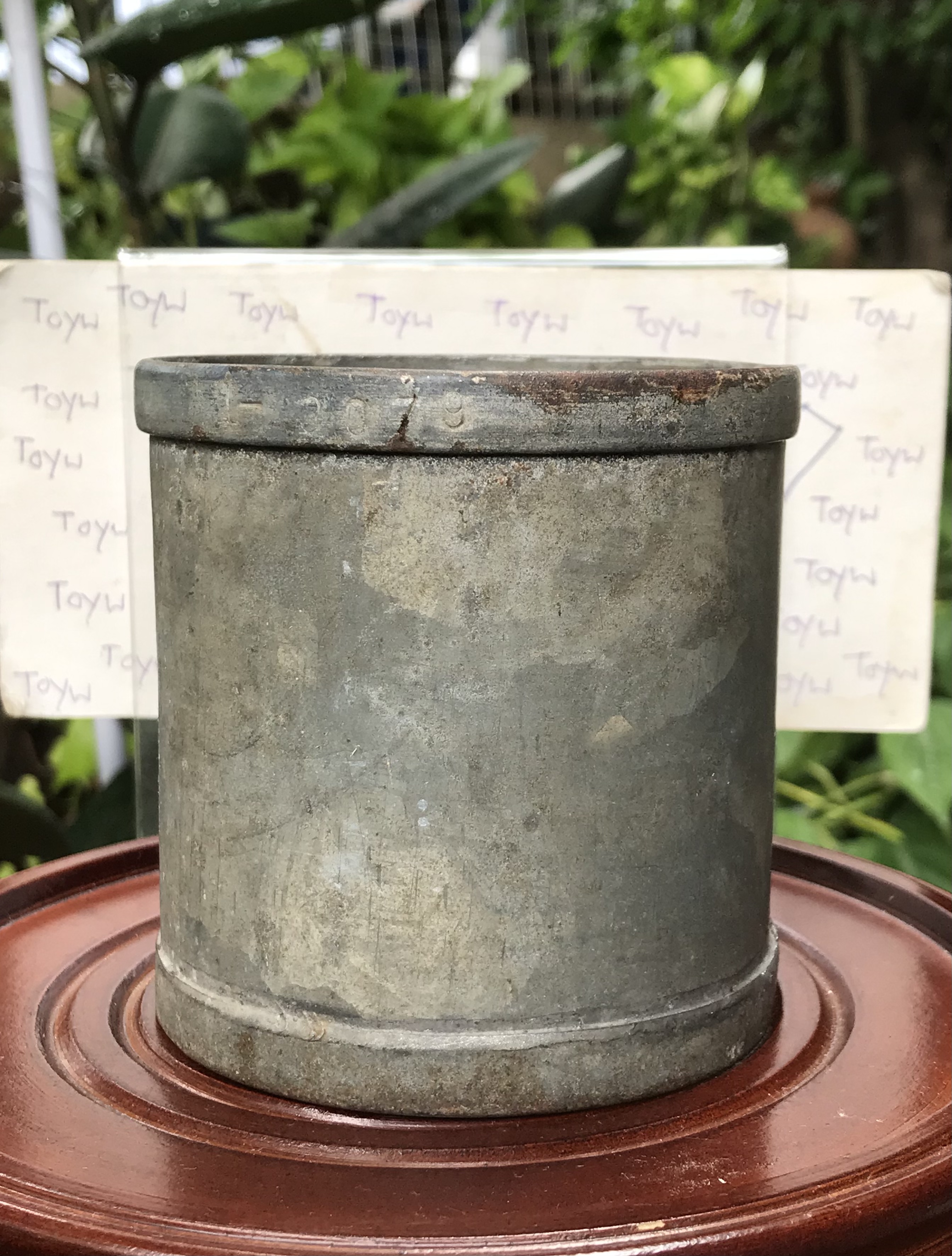 เริ่มต้น 690 บาท ของเก่าแท้ๆ ลิตรตวงข้าวสังกะสี ลิตรตวงข้าวโบราณ ขนาด 0.5 ลิตรและขนาด 1 ลิตร ตอกครุฑและเลขกำกับไม่ผุไม่รั่ว สำหรับนักสะสมแนววินเทจ แต่งบ้าน แต่งร้านกาแฟ แต่งร้านอาหาร แต่งร้านตัดผม หรืออื่นๆ