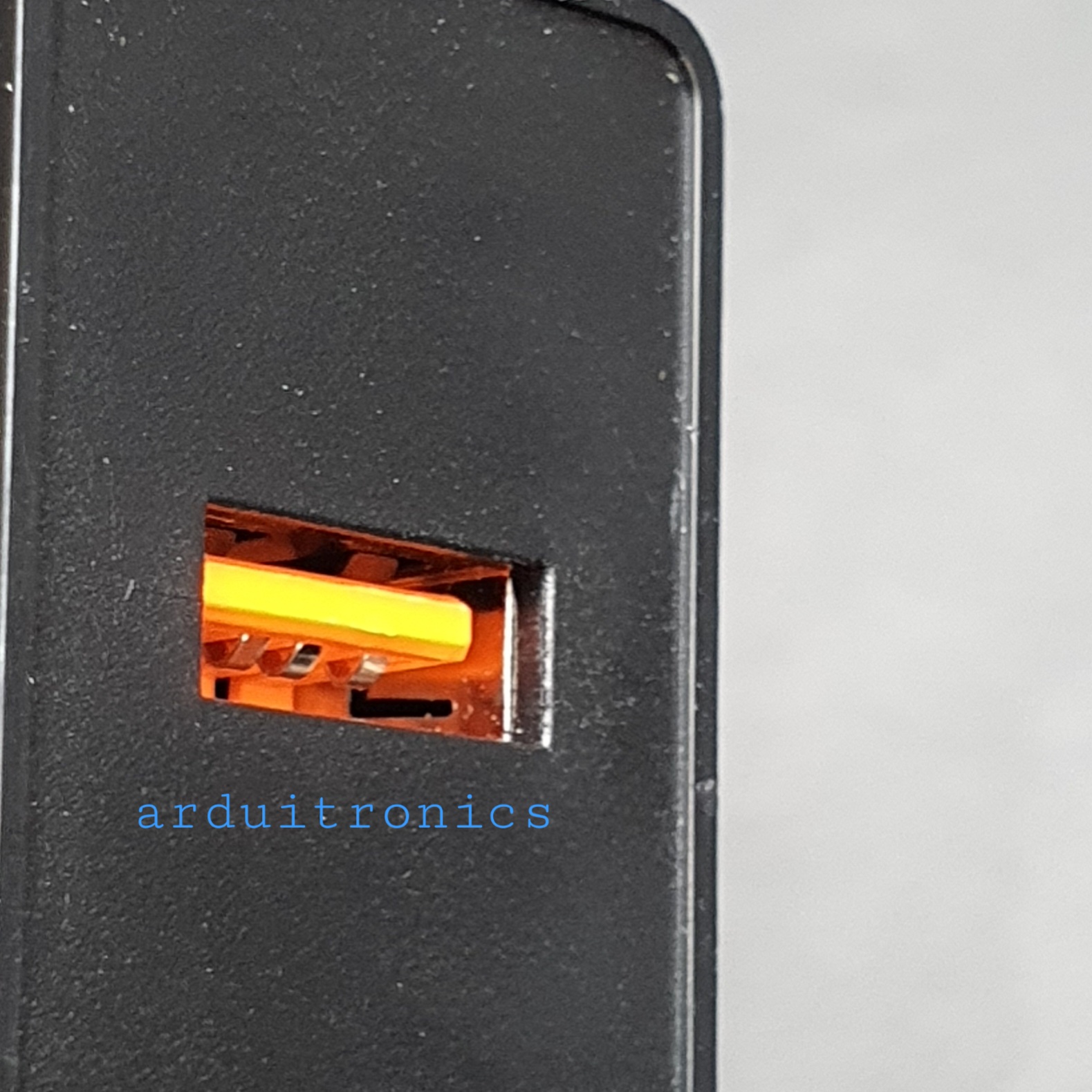 Fast Charge Adapter 5V 3A USB QC3.0 18W ด่วนชาร์จอะแดปเตอร์ สีดำ