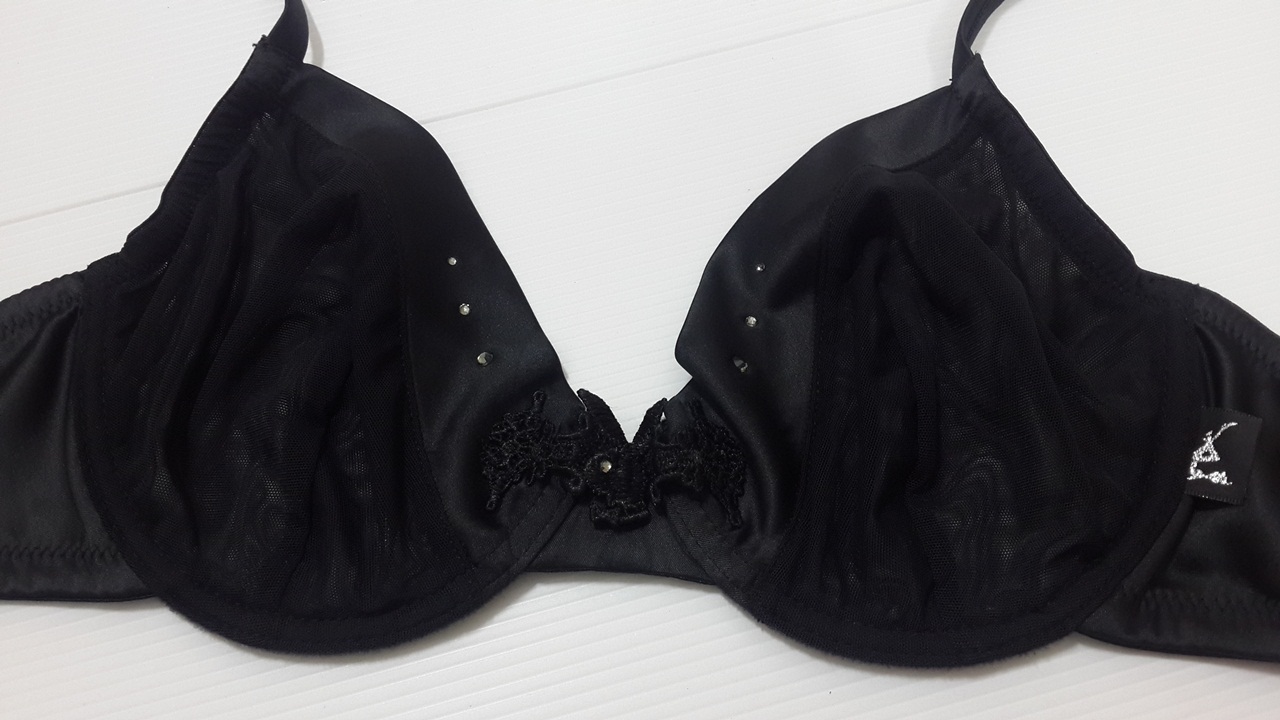 เสื้อชั้นในสตรี Playboy