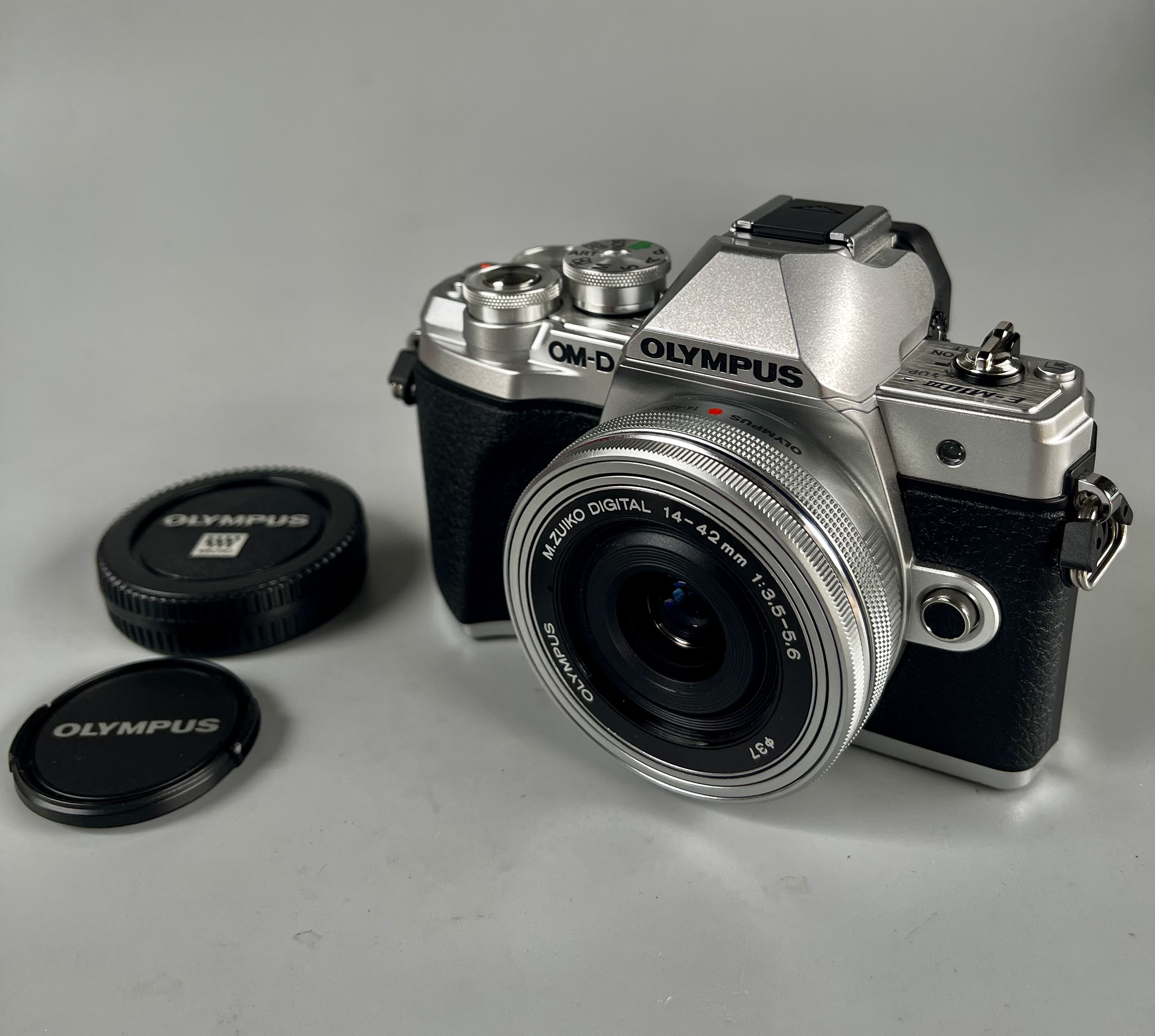 ขาย Olympus omd e-m10 mark III เลนส์ 14 42mm f 3.5 5.6 EZ