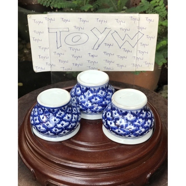 เริ่มต้น 390 บาท เก็บเก่า กระโถนจิ๋วลายคราม สวย สมบูรณ์ น่าเก็บสะสม 1.ขนาดปากกว้าง 2.5 นิ้ว สูง 1.9 นิ้ว 2.ขนาดปากกว้าง 3 นิ้ว สูง 2.5 นิ้ว