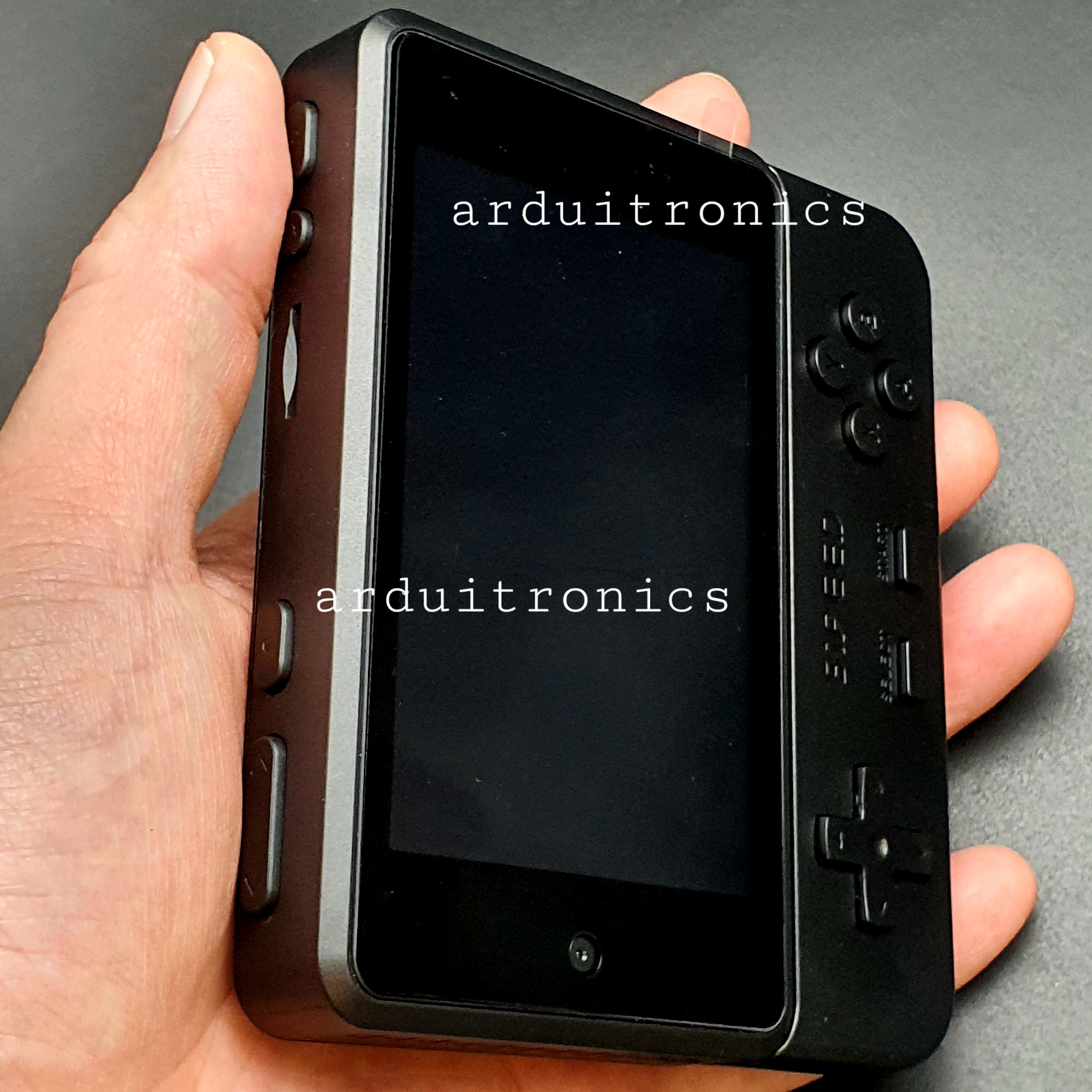 Sipeed Maix Amigo - All-in-One AIoT Development Platform Based on RV64GC (RISC-V) with Joystick