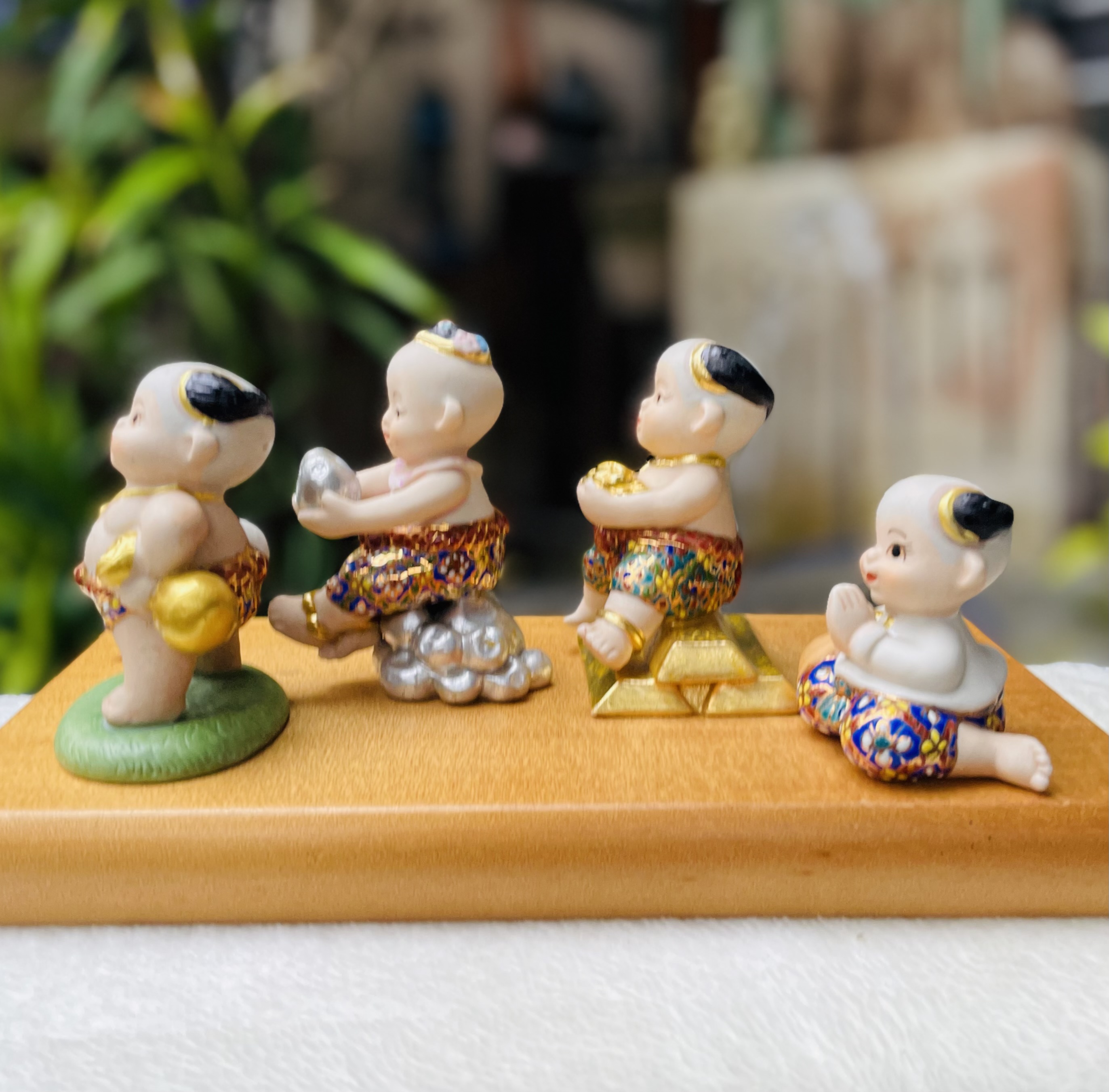 ชุด 4 ชิ้น ตุ๊กตาชาววัง ตุ๊กตาเด็กไทยโบราณ - สิรินไทย Royal Figurine ceramic doll By SIRINTHAI CERAMICS Made In Thailand