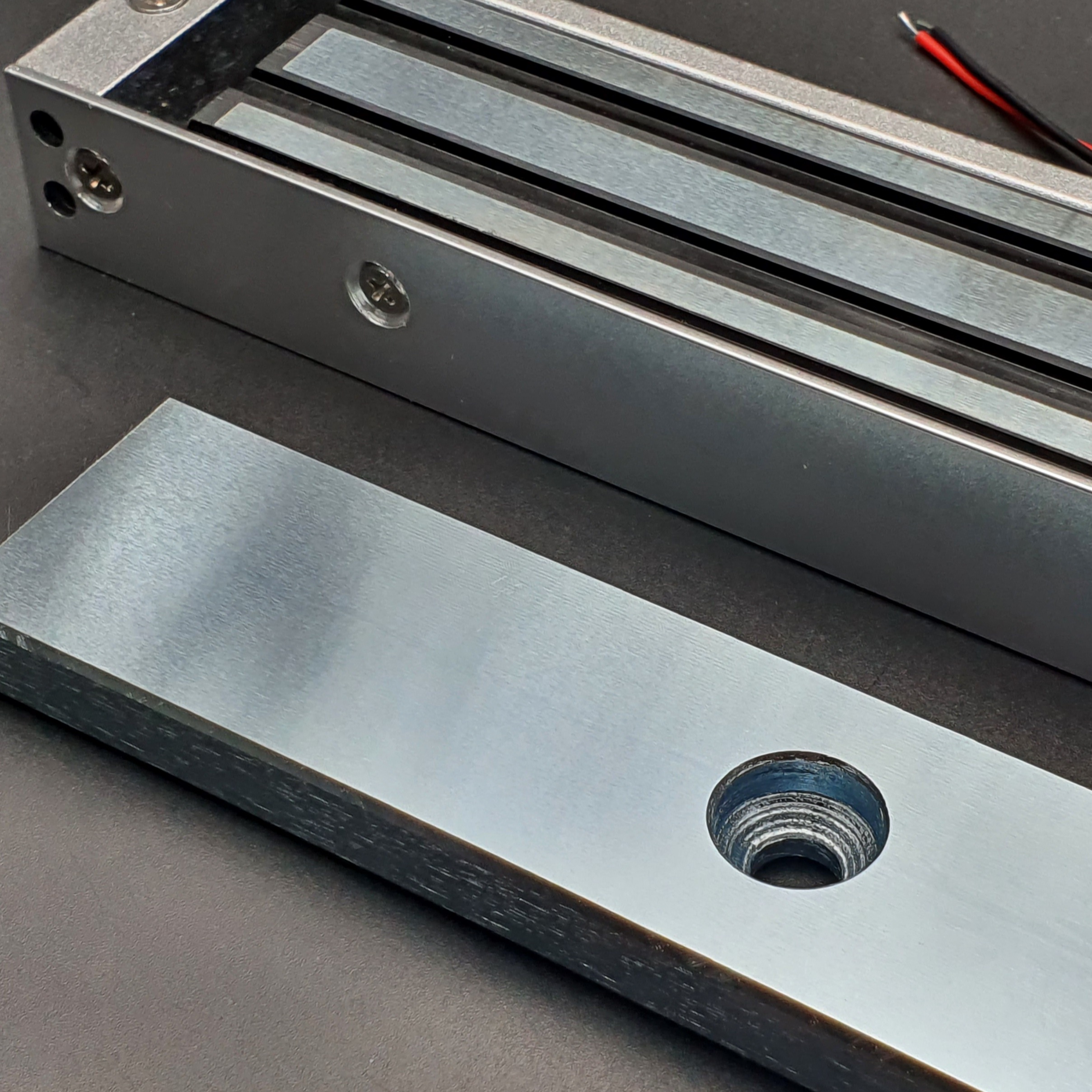 HIP Electromagnetic Lock 600lbs (272KG)