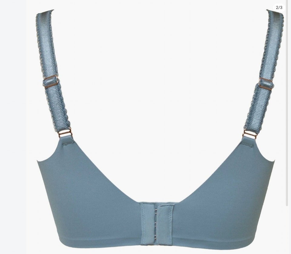 เสื้อชั้นในสตรีไทรอัมพ์