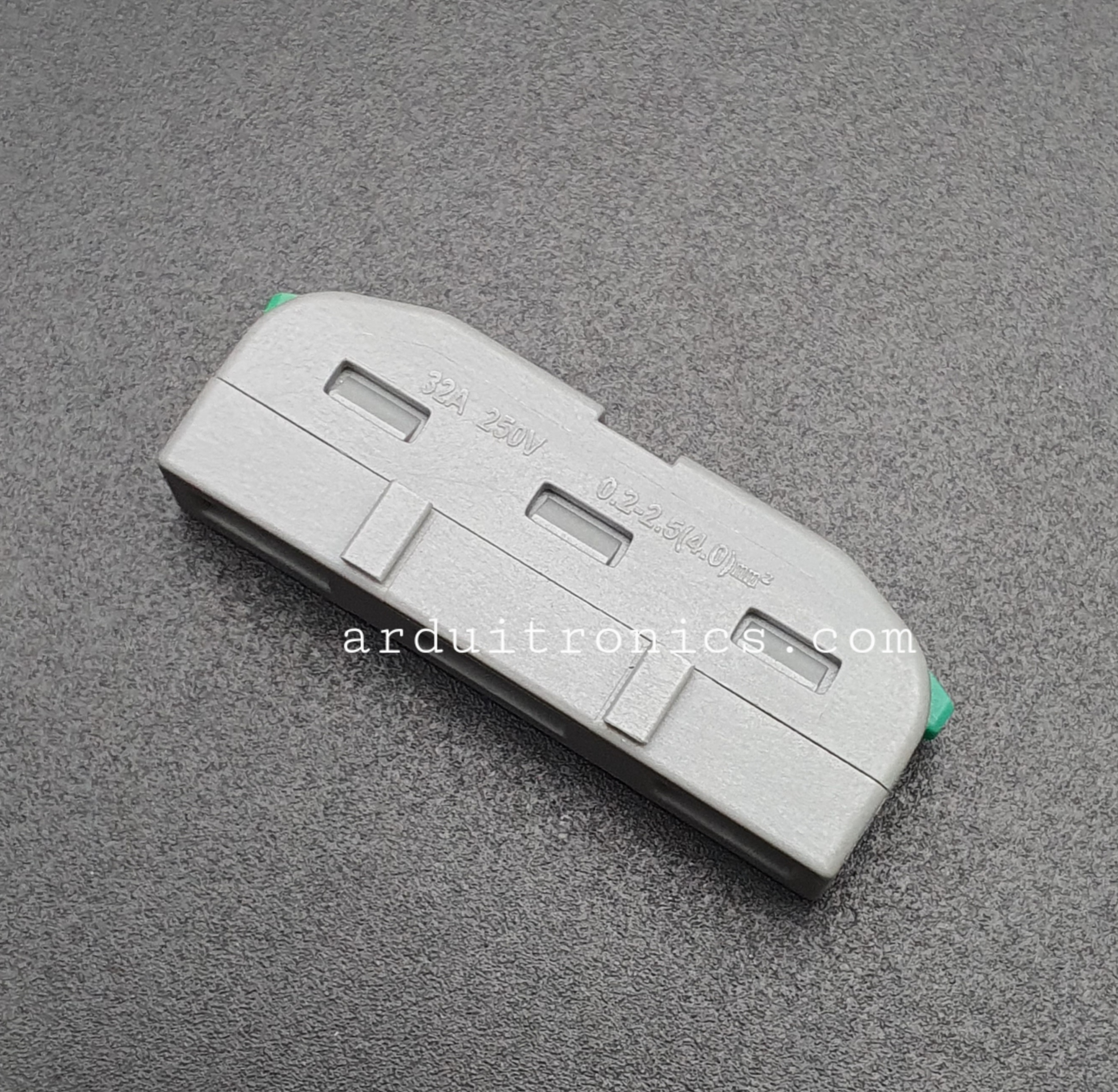 Terminal ต่อสายไฟแบบเร็ว 2 ช่อง (1 in - 1 out) Wire Connector Quick Terminal 0.2-4mm Square Splitter รุ่น DF-2-Y สีเขียว