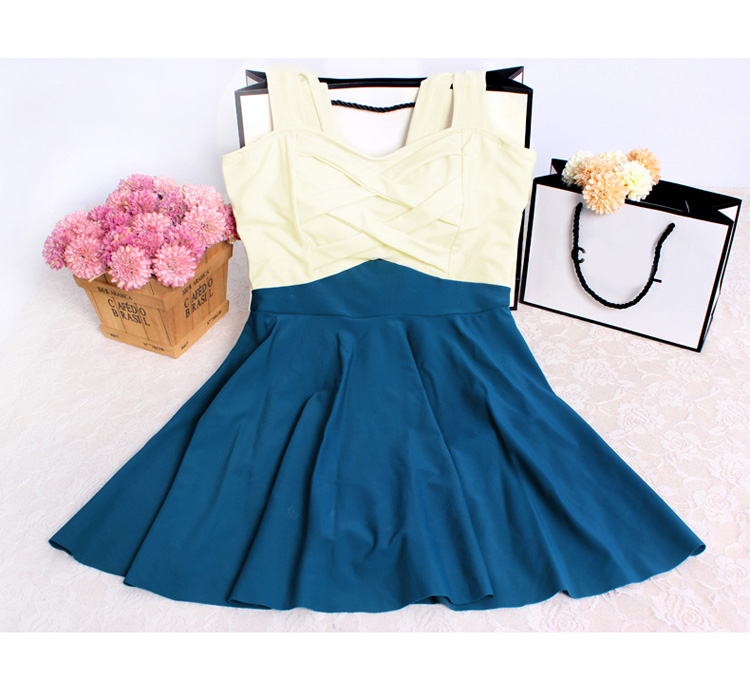 ***พรีออเดอร์***บิกินี่ชุดว่ายน้ำวันพีซ one-piece สีส้มตัดต่อกระโปรงสีดำ เล่นดีเทลแต่งลายสานกันช่วงอก กระโปรงกางเกงด้านใน สดใสน่ารักรับลมทะเล สวยเหมือนแบบค่ะ