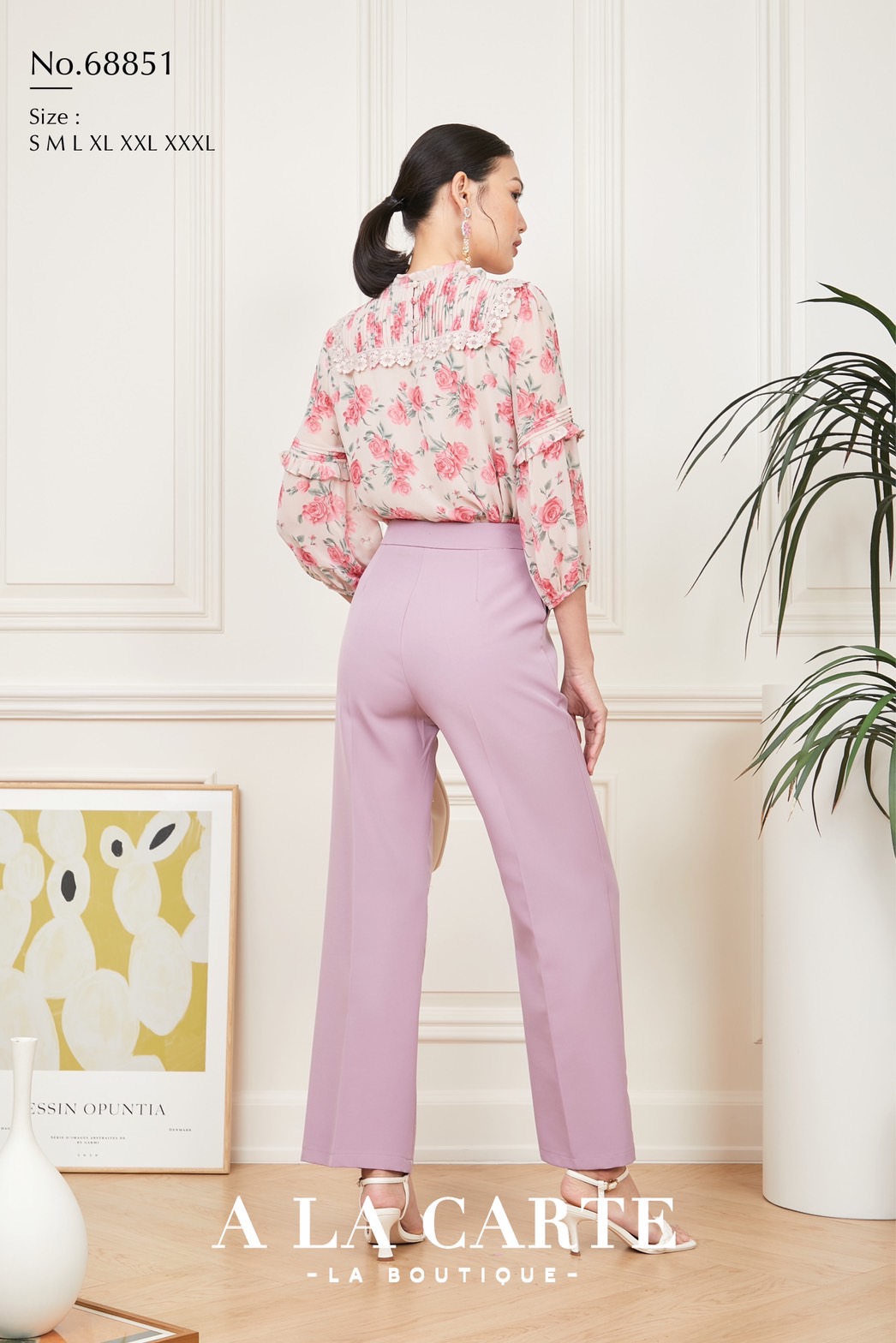 68851 🌸 A La Carte 🌸เสื้อชีฟองพิมพ์ลายดอกกุหลาบ ตีเกล็ดวางสลับแนวนอนแนวตั้ง ตัดต่อใส่เชิงทริมลายดอก แขนตัดต่อและเชื่อมด้วยการตีเกล็ดมีระบาย ทรงพองออกสวย สีดำ S,M,XL-3XL ฟ้า S ชมพู S