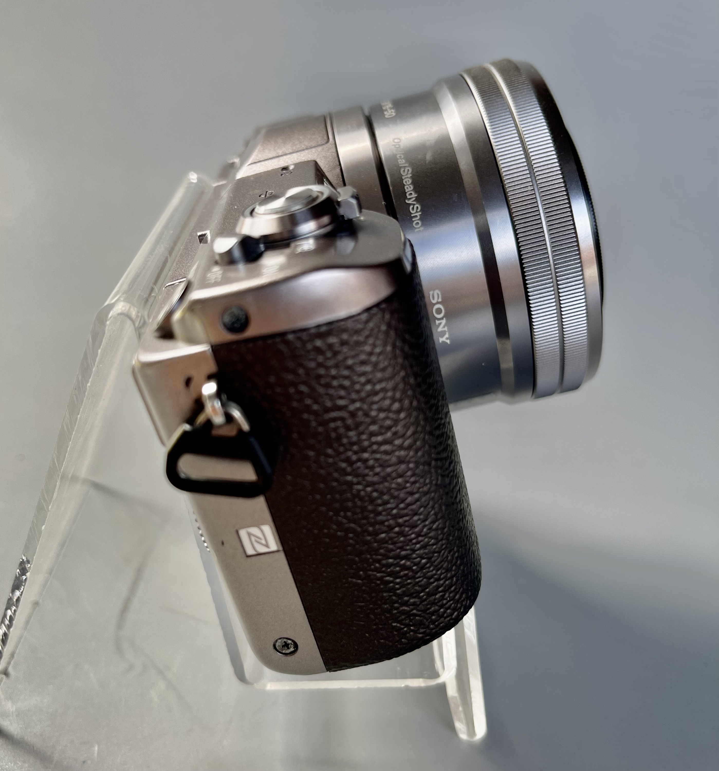 ขายกล้อง Sony A5100 เลนส์16 50mm f3.5 5.6 ISS หมดประกันศูนย์ และเลนส์Fix Meike 35mm f1.7