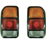 (เสื้อ) ไฟท้าย มาสด้า MAZDA M1400 แค็ป (ราคาต่อ 1 คู่ R-L ไม่มีขั้ว)