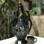 ขวดเหล้าจีนเปล่าพร้อมจอก Porcelain large chinese dragon ลายมังกรนูนต่ำ ดีไซน์รูปกาน้ำชา สวยๆเก๋ๆ สภาพสมบูรณ์ ไม่แตกไม่ร้าว ขนาดกว้าง 14 ซม สูง 28 ซม