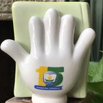 กระปุกออมสิน ออมสินรูปมือ-หนังสือ ร้่านหนังสือดอกหญ้าครบ 15 ปี