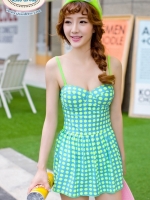**พรีออเดอร์**ชุดว่ายน้ำบิกินี่วันพีชสีเขียวลายจุดสีเขียวอ่อน กระโปรงบานออกช่วงเอว ซ่อนกางเกงไว้ด้านใน ไม่โป๊ค่ะ สวยน่ารักเหมือนแบบค่ะ