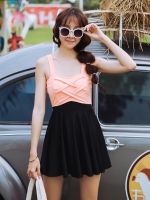 ***พรีออเดอร์***บิกินี่ชุดว่ายน้ำวันพีซ one-piece สีส้มตัดต่อกระโปรงสีดำ เล่นดีเทลแต่งลายสานกันช่วงอก กระโปรงกางเกงด้านใน สดใสน่ารักรับลมทะเล สวยเหมือนแบบค่ะ