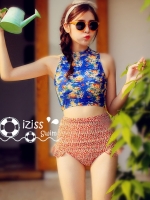**พรีออเดอร์**บิกินี่ชุดว่ายน้ำ 3 ชิ้น(ทูพีซ+เสื้อคลุม) three-pieces สีน้ำเงินลายดอกไม้ เล่นดีเทล sexy เล็กๆ แต่งระบายที่ริมกางเกงทั้ง 2 ด้าน สดใสน่ารักรับลมทะเลสวยเหมือนแบบค่ะ