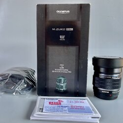 Olympus lens M.ZUIKO DIGITAL ED 8mm F1.8 Fisheye PRO (สีดำ) หมดประกันศูนย์ สภาพสวยเหมือนใหม่