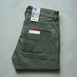 Slim Adam – Bunker