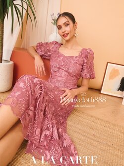 69592 ชุดเดรส A LA CARTE ผ้าลูกไม้ งานปักขึ้นใหม่ ทรงคอเพชร แขนสั้น มีซับในยืดหยุ่นใส่สบาย ดีไซน์สวยหรู