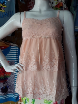 เสื้อสายเดี่ยว Colorful by Korea ผ้าลูกไม้ซับในผ้ายืดเนื้อนิ่ม สายปรับได้ค่ะ ใส่คู่กับเสื้อคลุม เสื้อสูท น่ารักมากค่ะ