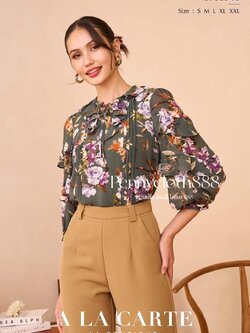 68946 เสื้อ Alacarte ชีฟองพิมพ์ลายดอกไม้ งานตีเกล็ด คอผูกโบ ปรับระดับได้ มีซับใน แขน 3 ส่วน Lady Women Clothing ผู้หญิง