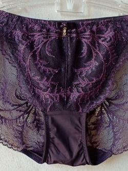 กางเกงชั้นในสตรีไทรอัมพ์