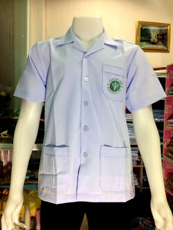 เสื้อกาวน์ขาวสีขาวโอโม่/ คอฮาวาย ผ้าสเป็นเด็กซ์ ปักกระทรวงสาธารณสุข ผู้ชาย