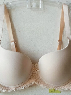 เสื้อชั้นในสตรีไทรอัมพ์