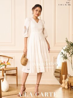 69531 ชุดเดรสคอตตอนเนื้อเนียนนุ่ม คอวี งานปักฉลุ มีซับใน แขน 3 ส่วน สีขาว สีน้ำตาล