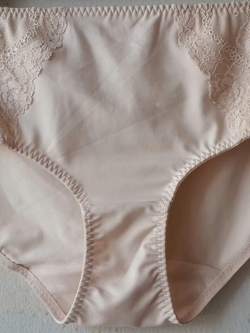 กางเกงชั้นในสตรีไทรอัมพ์