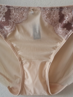 กางเกงชั้นในสตรีไทรอัมพ์